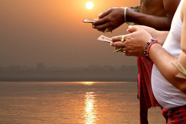 Devotees performing tarpan in gaya Pitrupaksha 2022