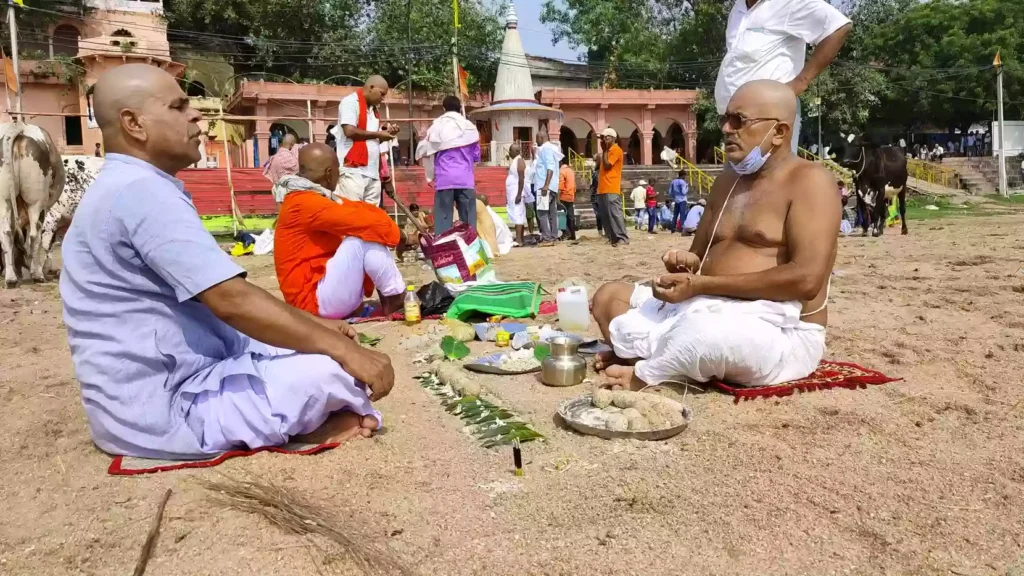 What is the role of Gayawal Brahmins in Gaya Pind Daan?