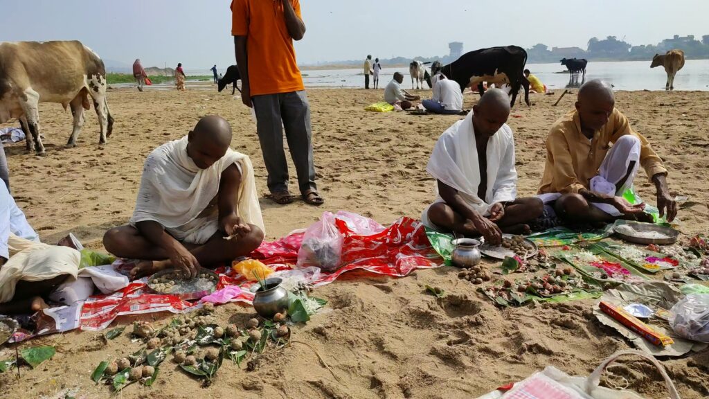 Is it necessary to be a Hindu to perform Pind Daan in Gaya?