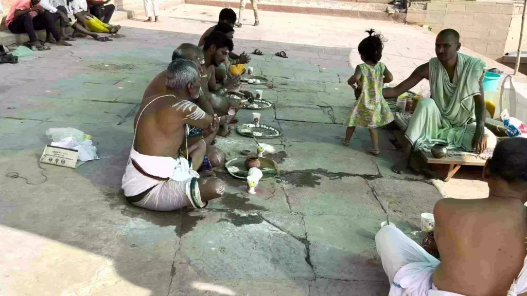 What are the ideal dates or occasions for performing Pind Daan in Varanasi?
