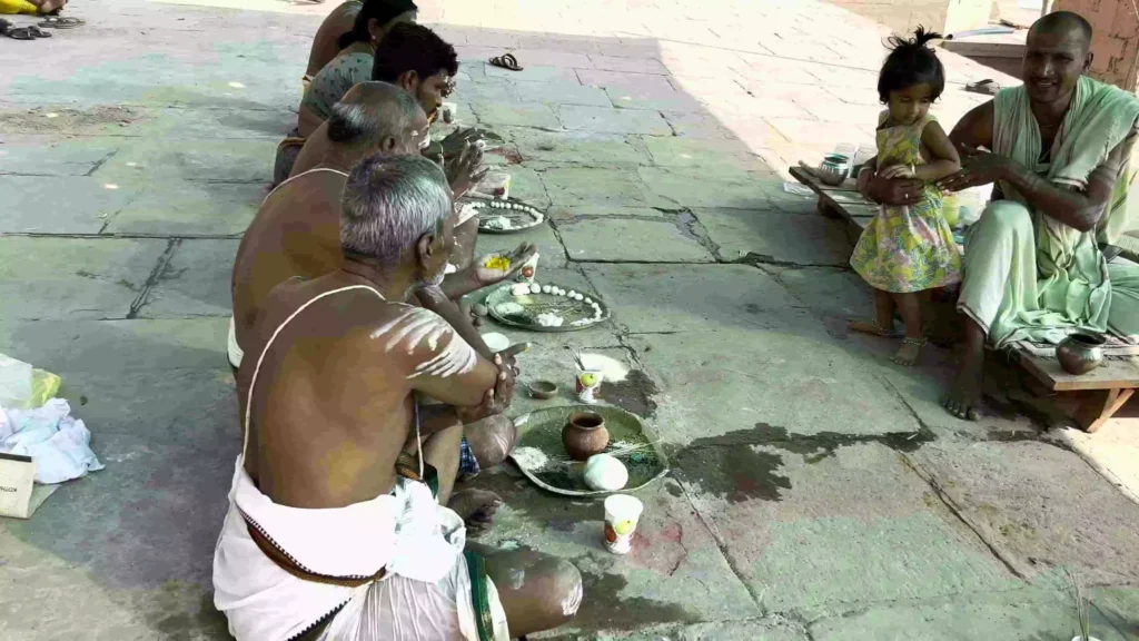 How long does the entire Pind Daan ritual take in Varanasi?