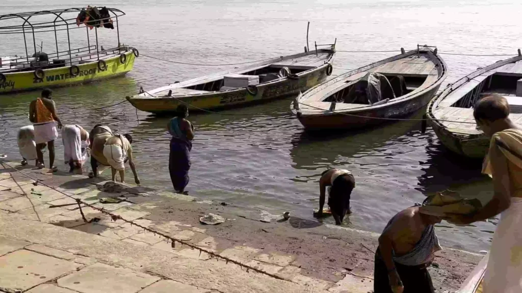 What happens to the Pindas after the ritual is complete?