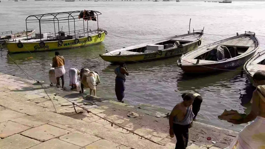 Are there any restrictions or dos and donts before performing Pind Daan?