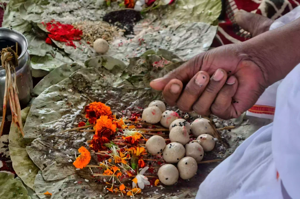 What happens if Pind Daan is not performed for ancestors?