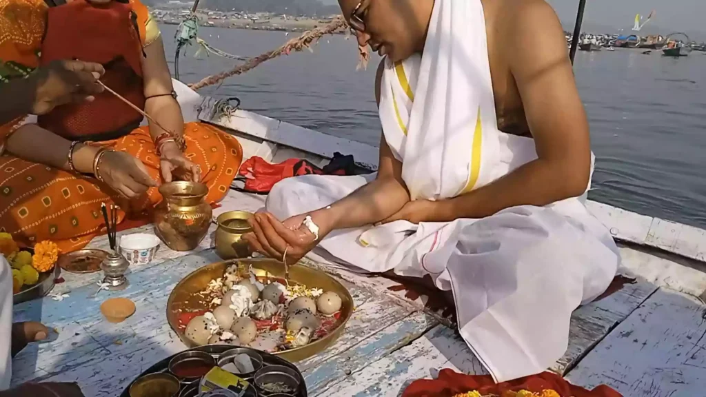 What should one donate after performing Pind Daan in Prayagraj?