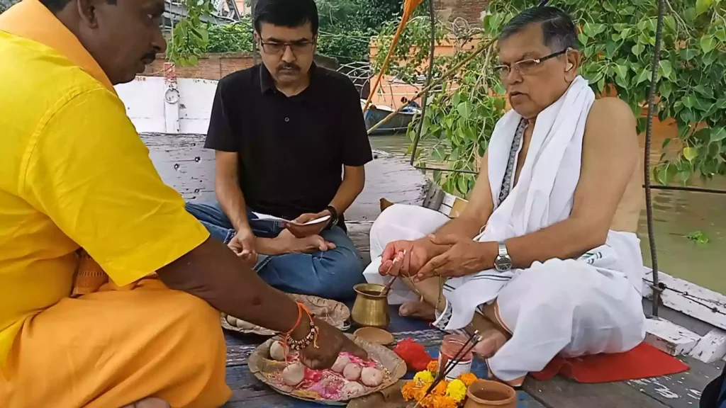 Are there any special procedures for Pind Daan in Prayagraj if the person died an unnatural death (accident, suicide)?