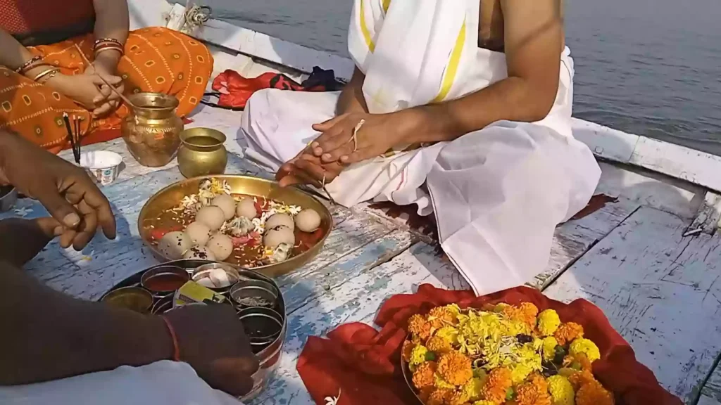 What essential items should we bring when coming to Prayagraj for Pind Daan?