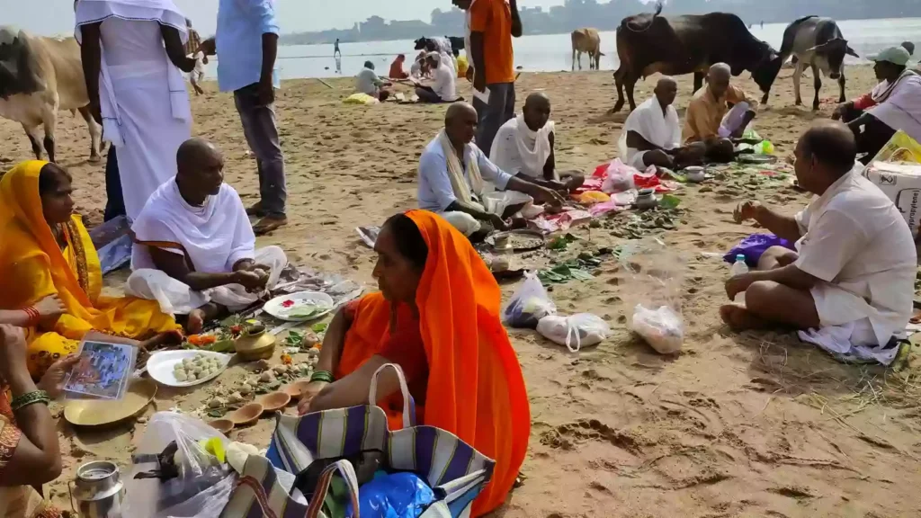 When is the best time of year to come for Shraddh rituals in Gaya?