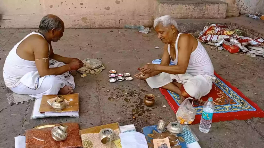 After completing all the Shraddh rituals over one or more days in Gaya what are the final steps?