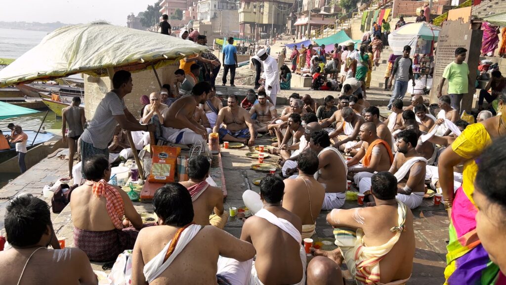Where exactly in Varanasi are Shradh rituals performed?