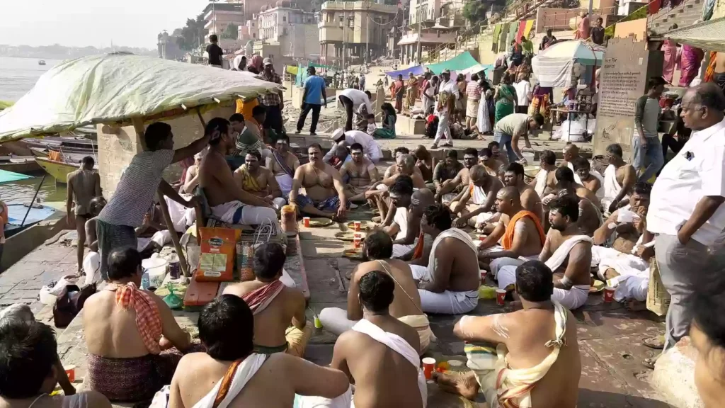 What is Tripindi Shradh and why is it specifically done at Pishach Mochan Kund in Varanasi?