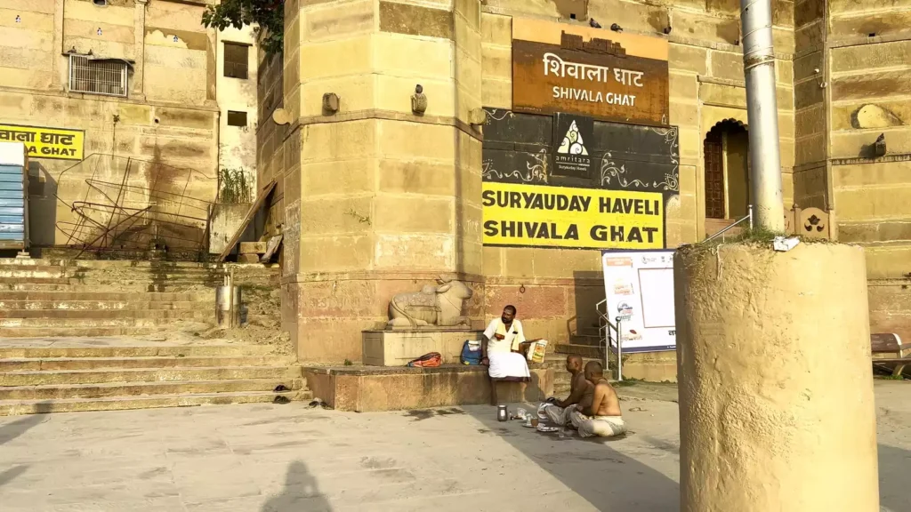 Apart from Shradh what other rituals can be done in Varanasi for the peace of a departed loved one?