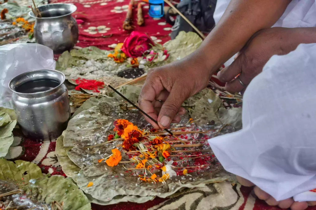 What is the unique benefit of Pind Daan at the Triveni Sangam compared to other places?