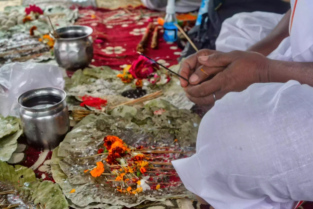 Who are the Prayagwals or Pandas and why are their records or Vahi important?