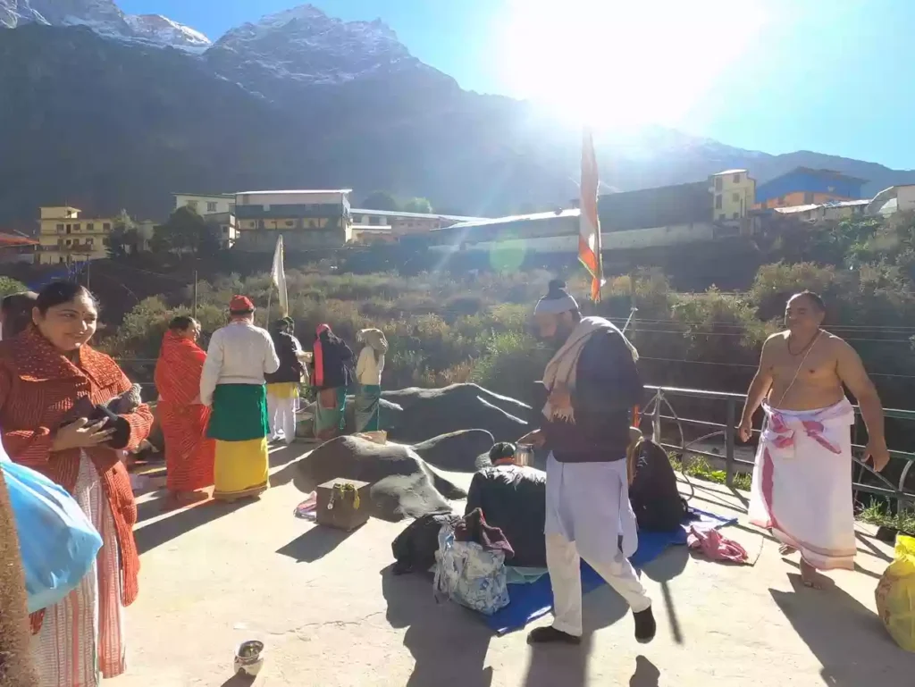 What happens to the Pindas after they are offered at Brahmakapal?