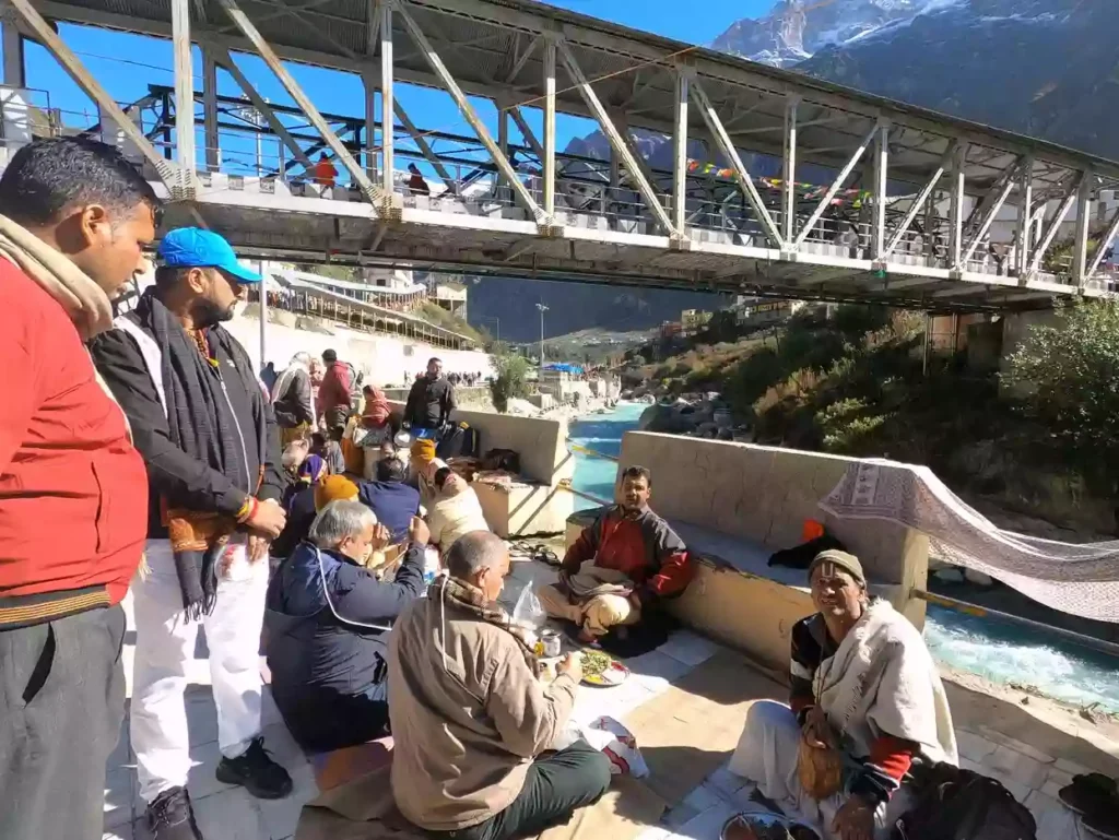 Is a Pandit necessary for Pind Daan at Brahmakapal How to find one?