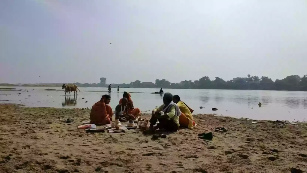 What role does the Vishnupad Temple play in Tarpan rituals in Gaya?