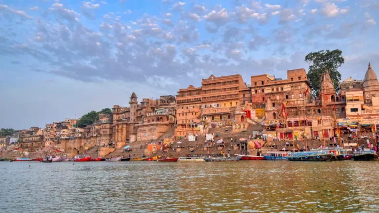 Photo of ghats of varanasi-Can Pind Daan be performed at home?