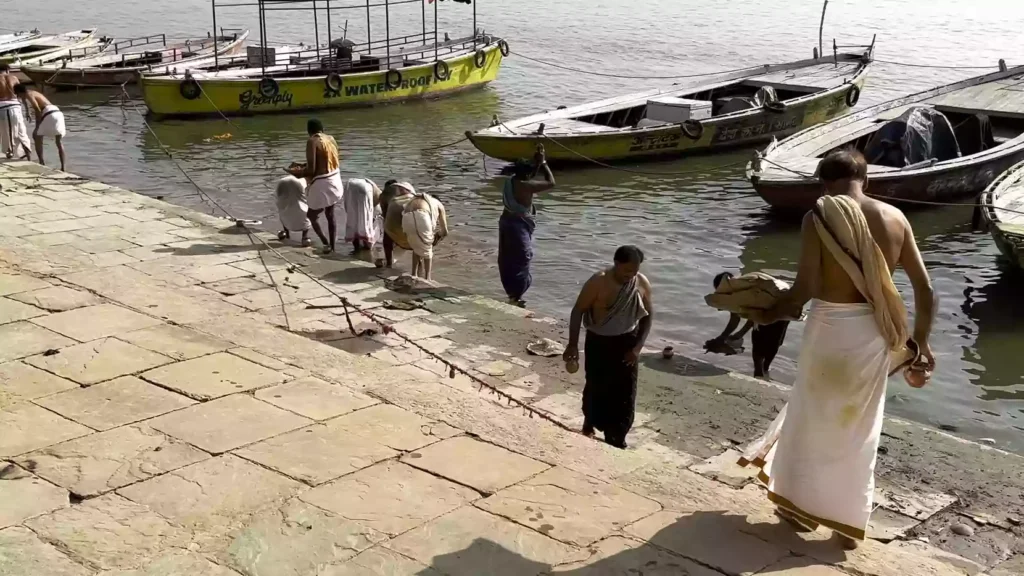 What Samagri are needed for Tarpan in Varanasi?