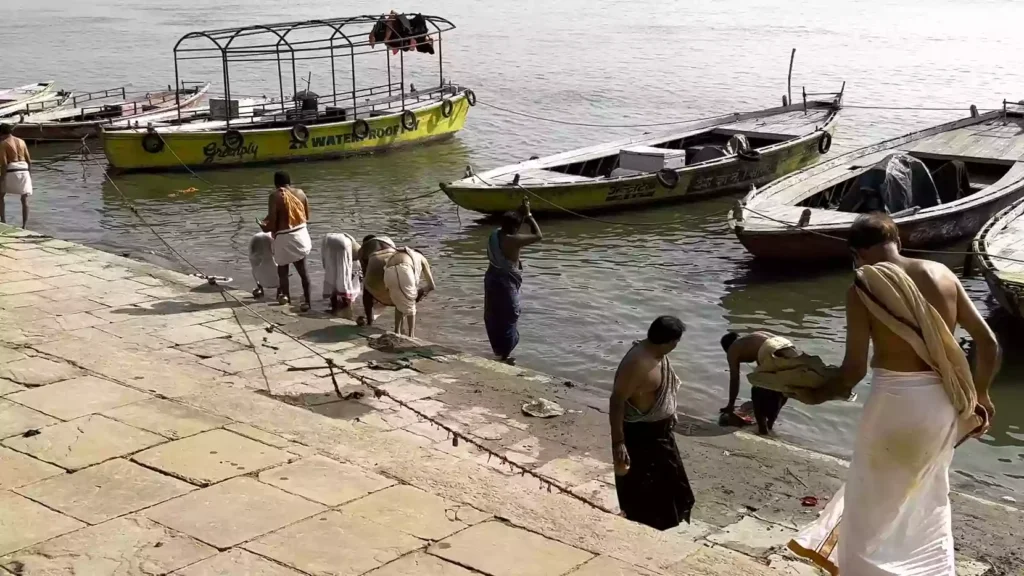 What is the approximate cost for Tarpan in Varanasi?