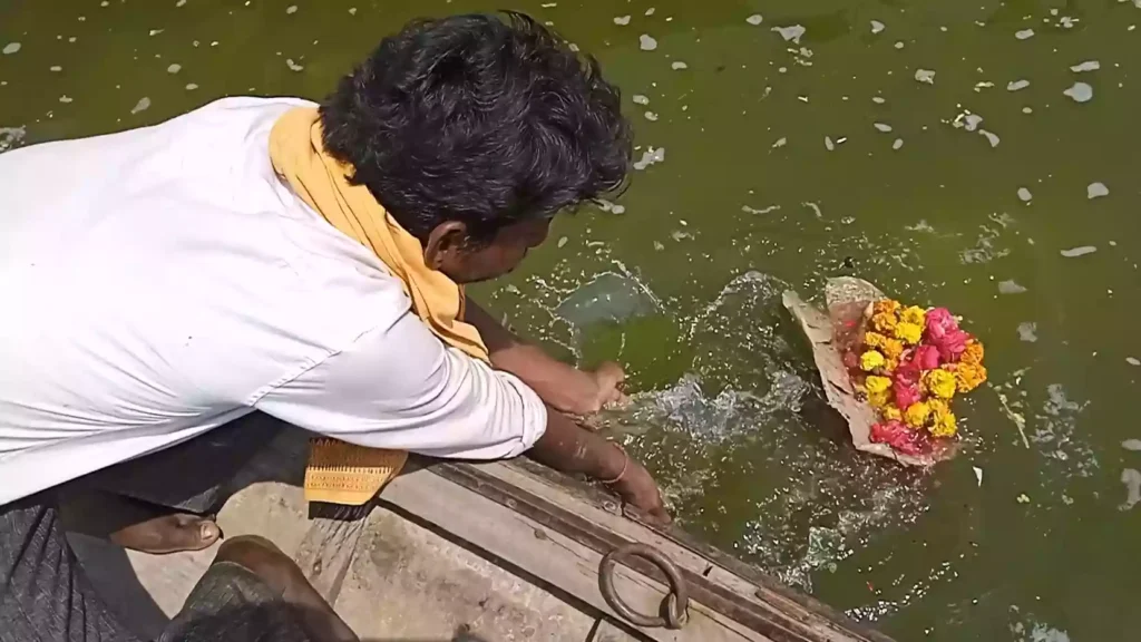 What is the estimated cost Dakshina for Tarpan in Prayagraj?