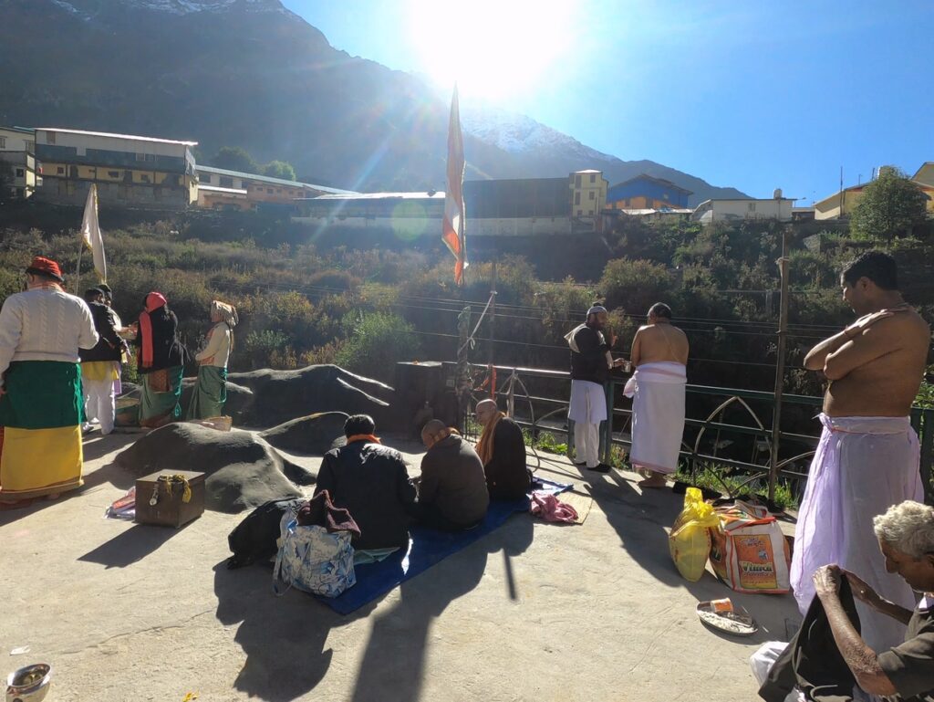 How do I reach Brahmakapal within Badrinath?