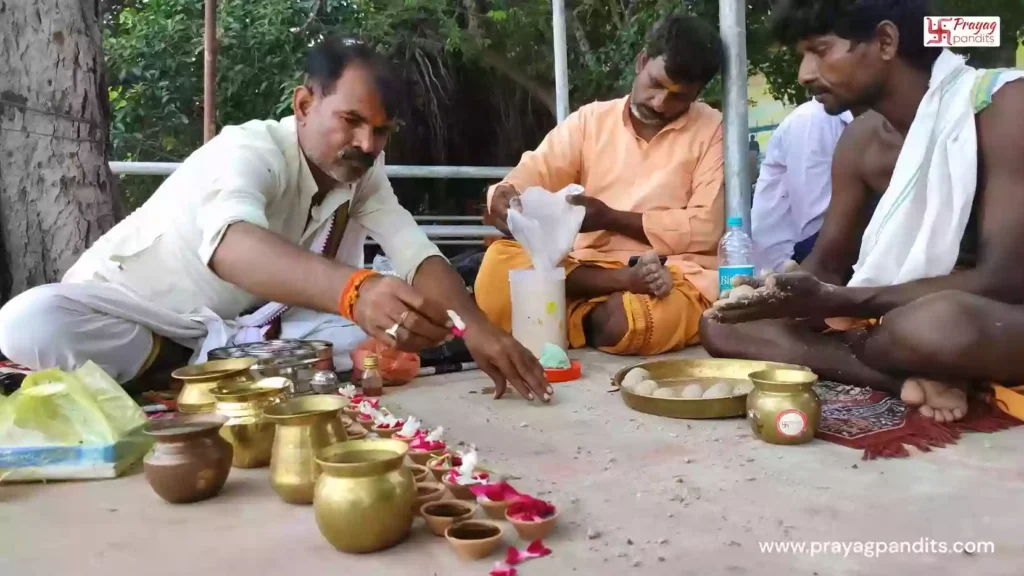 How does one perform Pitru Paksha puja at home?