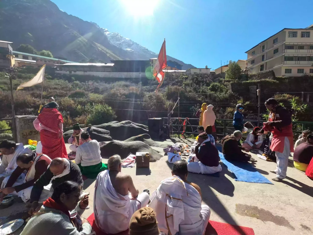 What are the common symptoms or effects experienced by someone having Pitra Dosh?