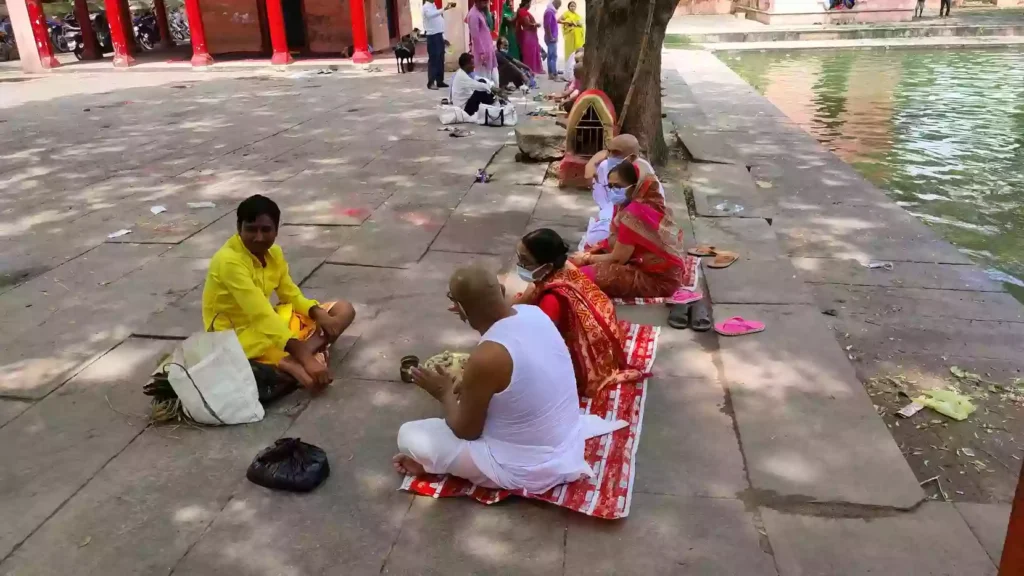 What mantras help mitigate Pitra Dosh?