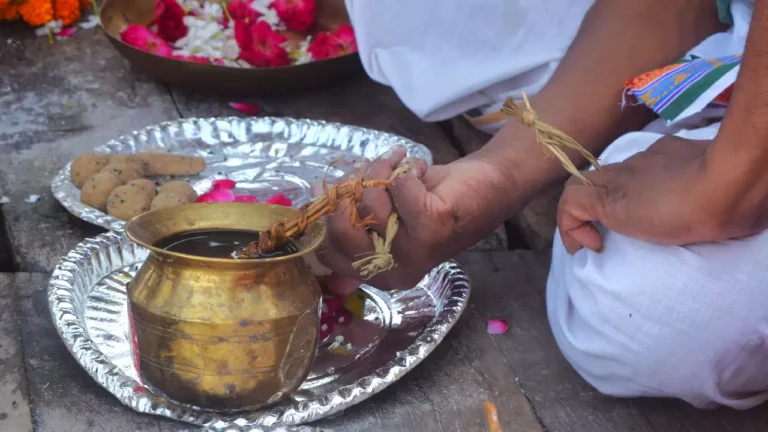 Photo of a person performing pind daan