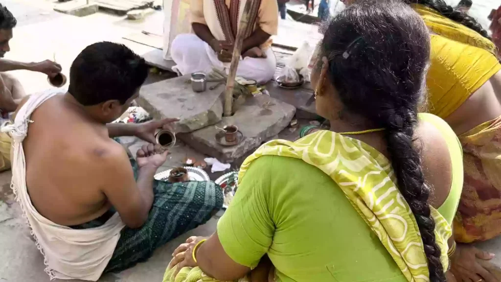 Why is Varanasi considered such an important place for Asthi Visarjan?