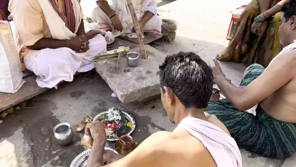 What is the estimated cost involved for Asthi Visarjan in Varanasi?