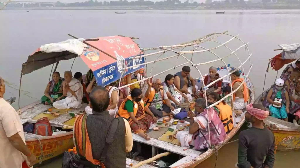 What exactly is Veni Daan and why is it performed in Prayagraj?