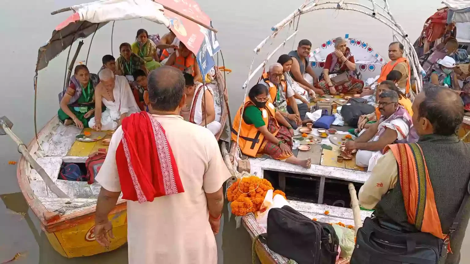 Is Veni Daan related to the Veni Madhav Temple in Prayagraj?
