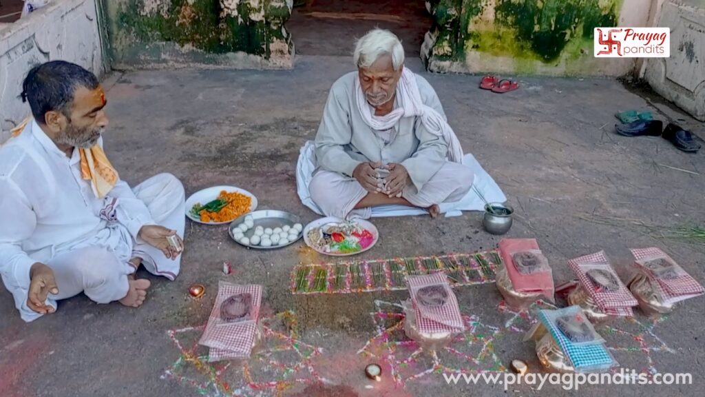 What is the importance of the Vishnupad Temple in Gaya concerning these rituals?