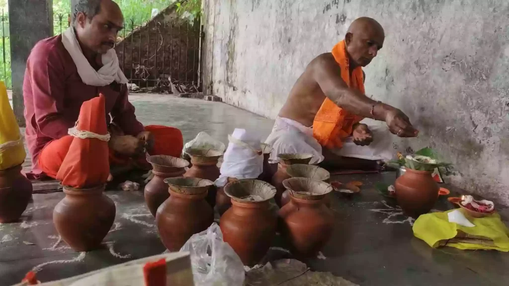 How long does the Narayan Bali Puja ceremony take in Prayagraj?
