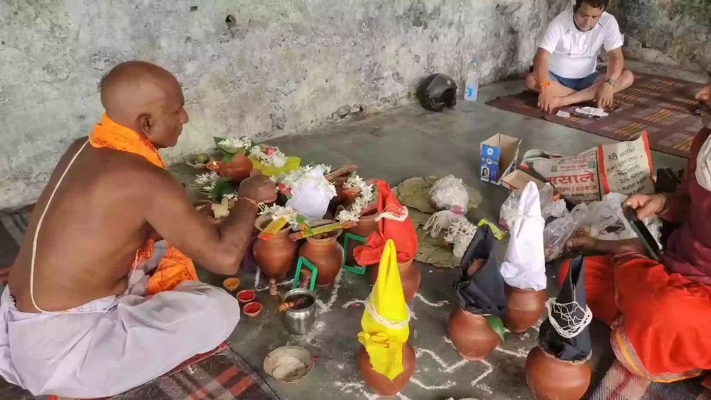 How to find and book a trustworthy pandit for Narayan Bali in Prayagraj?