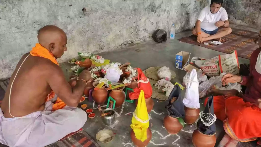 Can Narayan Bali be performed in Prayagraj for ancestors who died many years ago unnaturally?