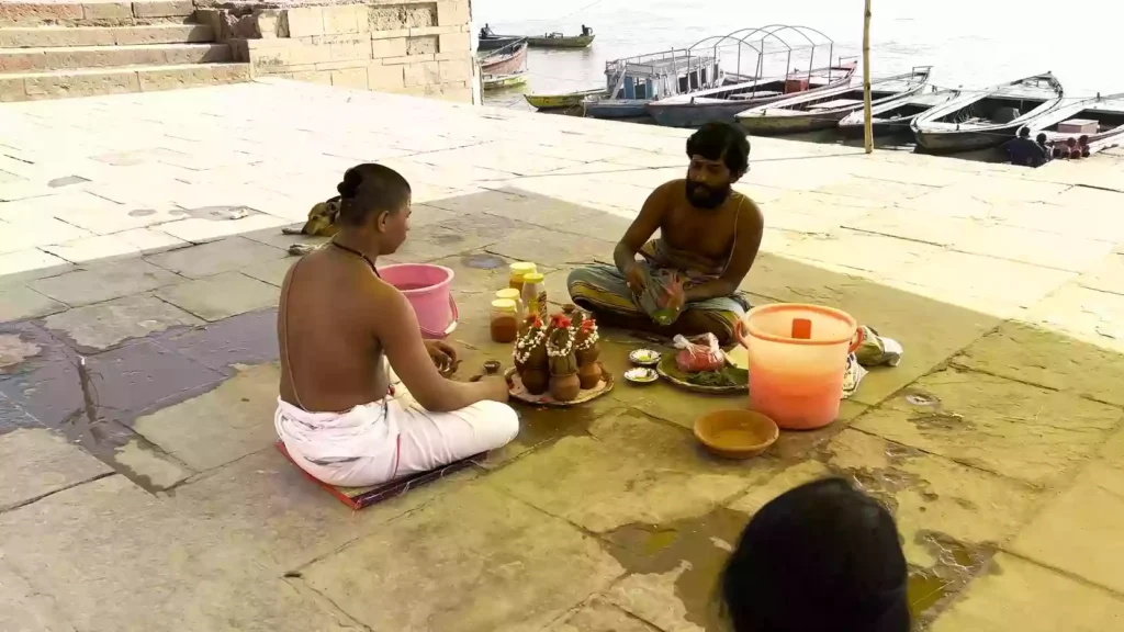 How is Narayan Bali different from Tripindi Shradh also performed at Pishach Mochan?