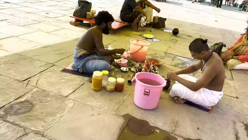 Can Narayan Bali be performed in Varanasi for ancestors who died unnaturally many years ago?