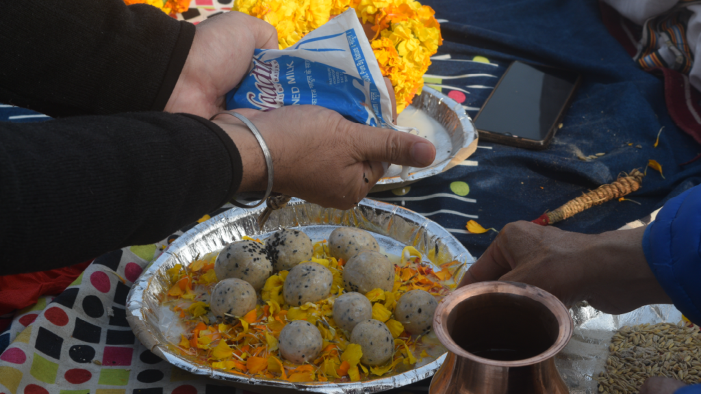 Prayagraj Pind Daan for Odiya Families | Ancestral Offerings at Triveni Sangam