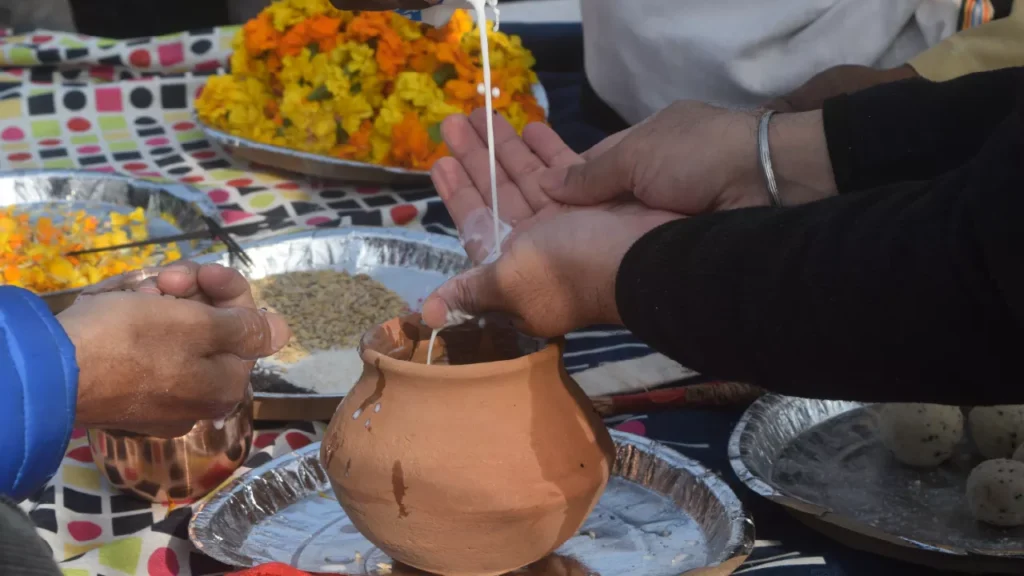 Silver Seva Package: Asthi Visarjan in Prayagraj with Stay & Transportation 1N/2D