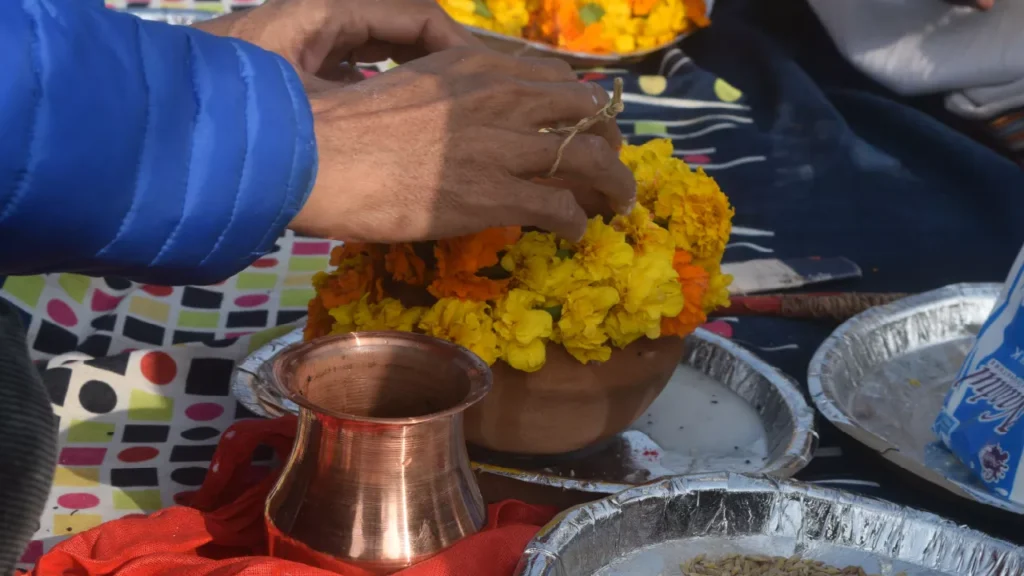 Prayagraj Asthi Visarjan for Odia Families: Sacred Ash Immersion at Triveni Sangam