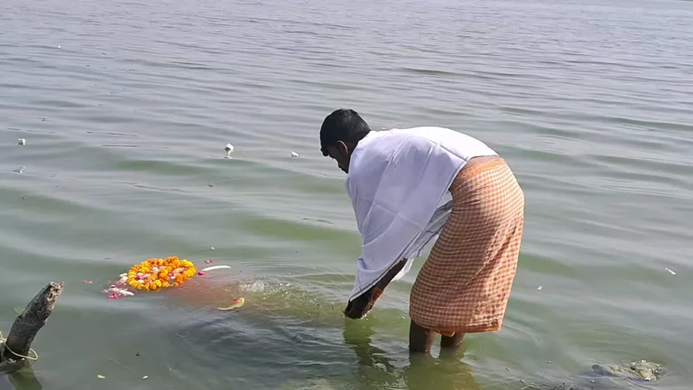 Asthi Visarjan in Prayagraj