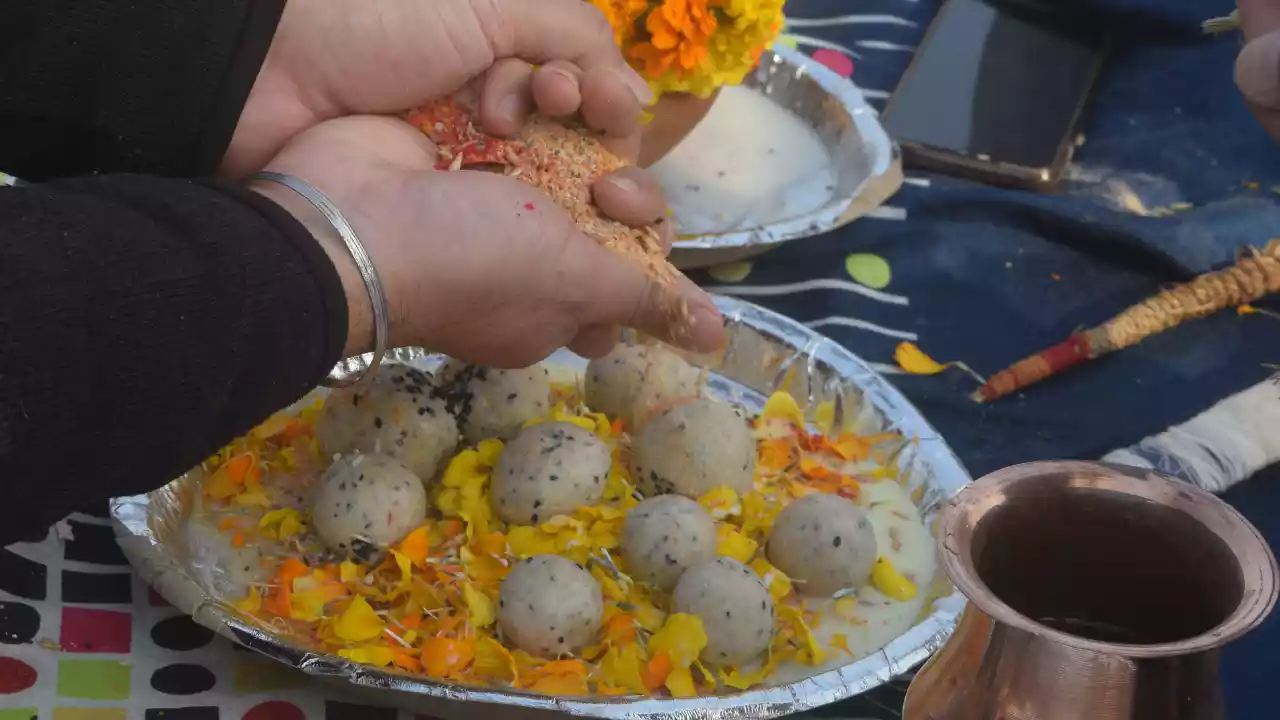 Photo of a person doing pind daan-Pind Daan Package Cost from Malaysia