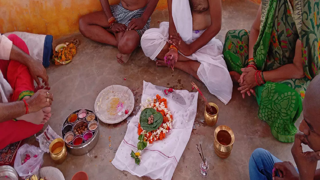 Pind Daan ritual being performed at sacred ghats for Singapore families