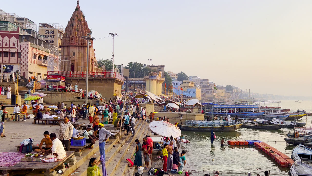 Image of city Varanasi- Pind Daan in Varanasi from Singapore