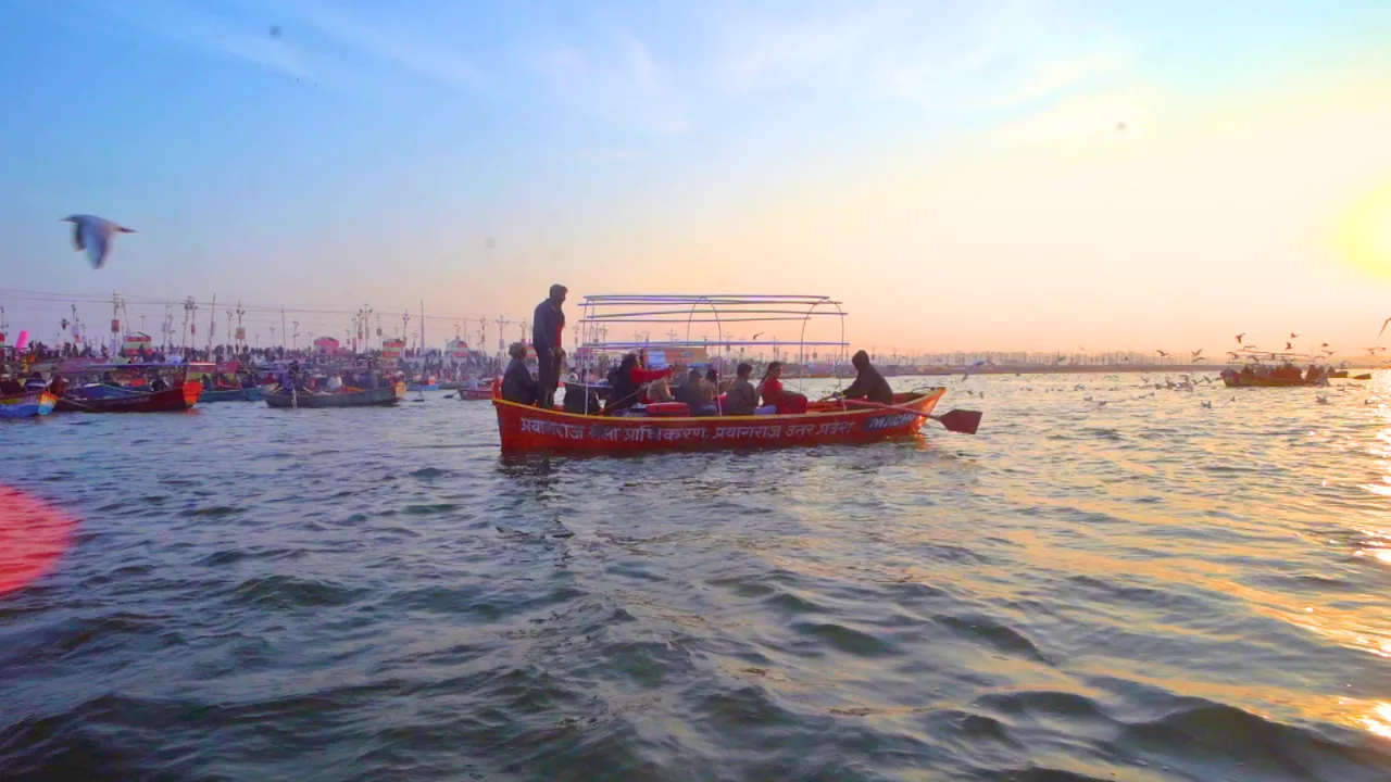 Image of Boat in triveni sangam at Magh mela 2026- Magh Mela 2026 Prayagraj Scams