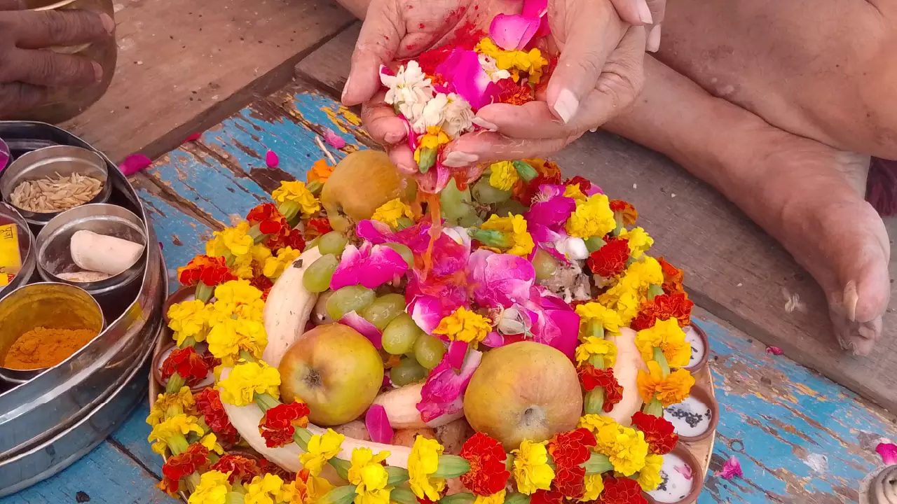 Shradh ceremony performed at Mathura for Canadian NRI families